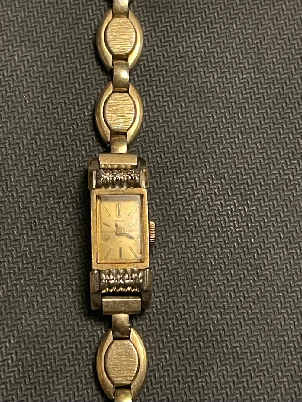 Vintage Women's Baylor Gold Oval Link Bracelet Watch with Crystals. 10k GF bezel